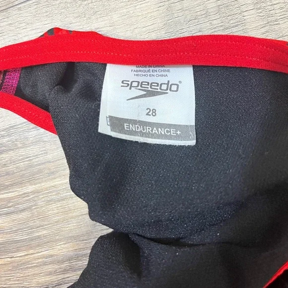 Speedo Endurance+ Angles Free Back One Piece Swimsuit Red Black Chevron Size 28 - Picture 5 of 10